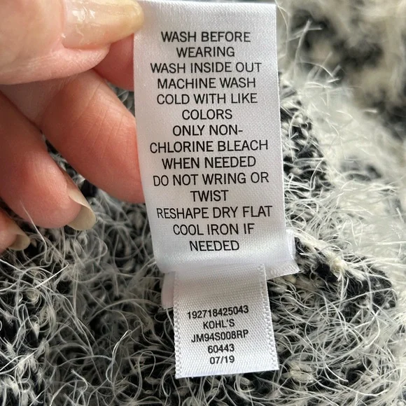 Mudd Soft Fuzzy Cheetah Animal Print Eyelash Knit Crew Neck Sweater Size S - Picture 10 of 12